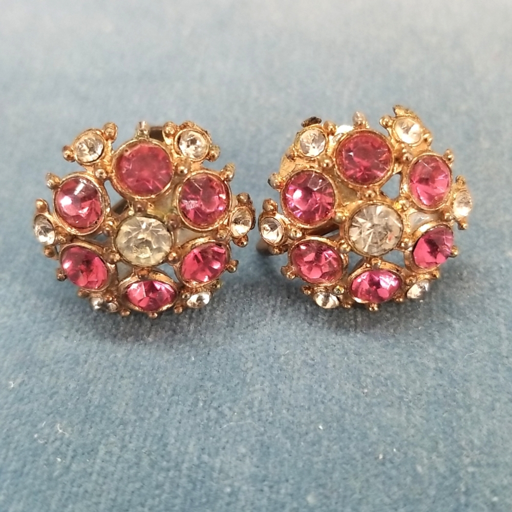 Vtg pink rhinestone cluster earrings